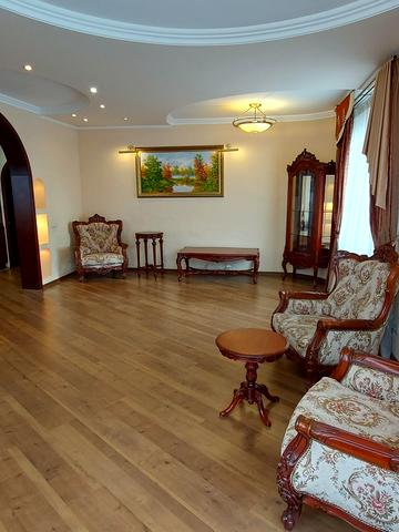 Освіти вул., 14-А