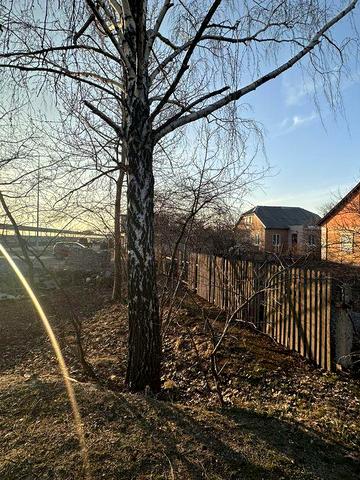 Продам будинок з територією біля траси Харків- Київ.