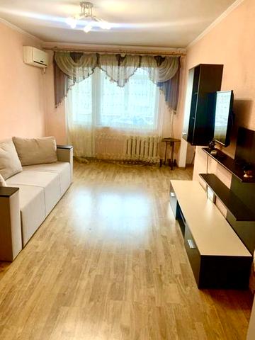 Євгена Танцюри вул., 48