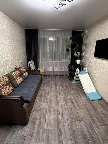 Продам 4 кімнатну квартиру