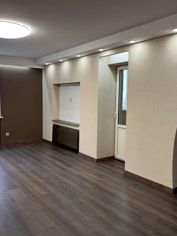 Продам свою 2 к квартиру на Срібнокільській 2А ЖК Діадема