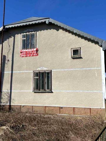 Будинок з земельною ділянкою в Перегінську