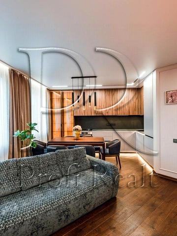 Радистів вул., 40