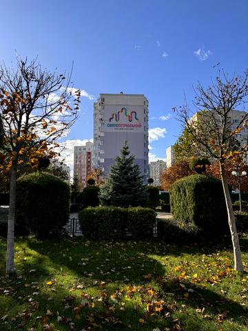 Теплична вул., 44