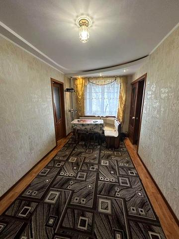 Продам 3-х кімнатну квартиру в центрі  м. Лозова