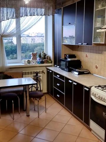 Коновальця вул., 10-А