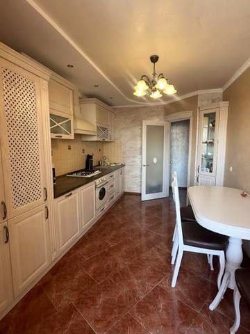 Продам 2-кімн.кв. 88 кв.м по вул.  Маслова, центр