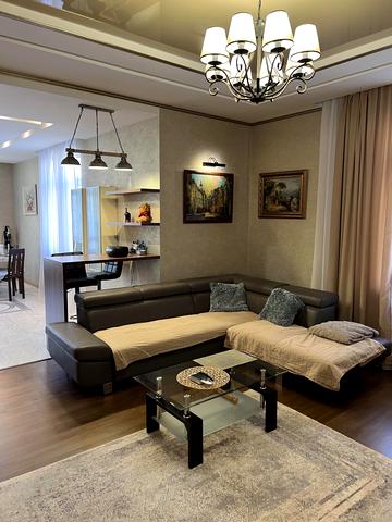 Вячеслава Чорновола просп. (), 73