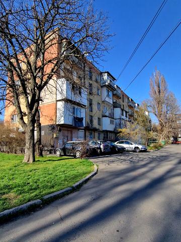 Краснова вул., 11