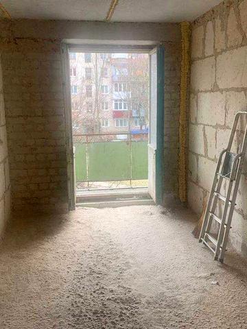 Продається 2-х кімнатна квартира в центрі міста.