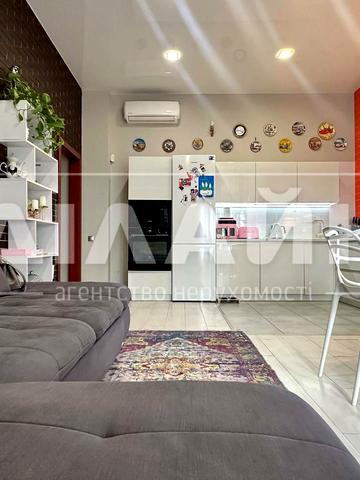 Володимира Грищенка вул., 26