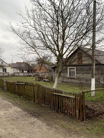 Дім,земельна ділянка 0.10га М.Ківерці