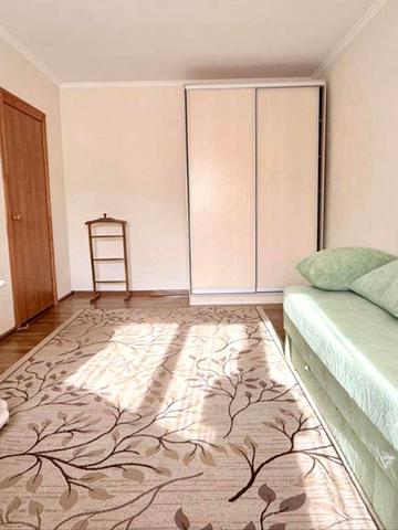 Продаж 1 кв вул. Гудзя. 8 30 кв. м 5/5 -поверх гостинка