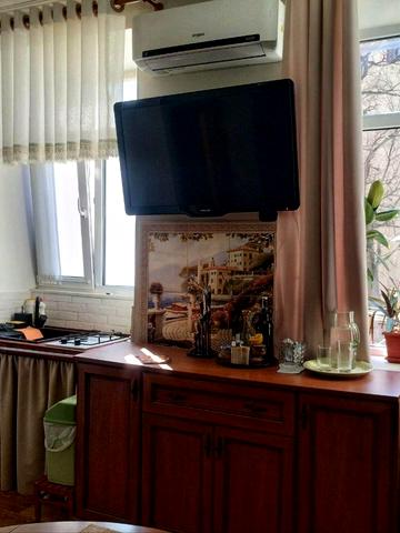 Софіївська вул., 9