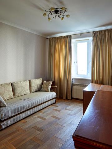 Урлівська вул., 11/44