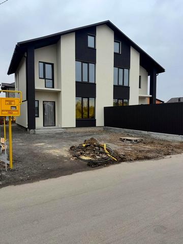 Леоніда Каденюка пров. (Комарова)