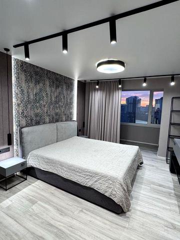 Аренда 3к.кв. Новострой 2000х, м. Центр рынок, Ул. Дмитриевская д.5.