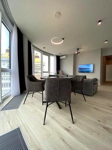 Видовая квартира в доме бизнес класса ЖК Smart Plaza Obolon