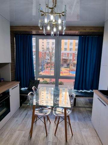 Продам євро трикімнатну квартиру з якісним ремонтом