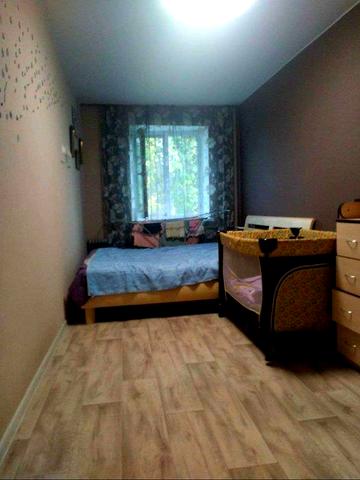 Продам квартиру 3 к у цегляному будинку пр Свободи біля метро