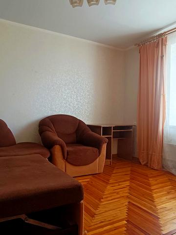 Академіка Курчатова просп., 10