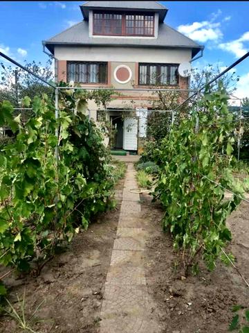 Лиманська вул., 5