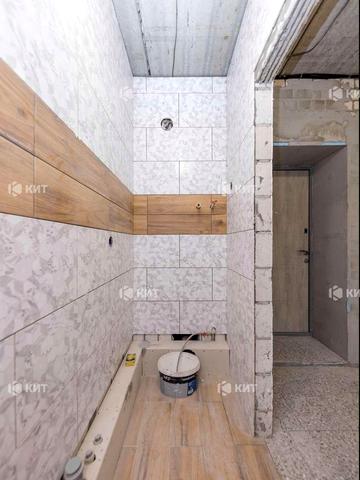 Весела вул., 24