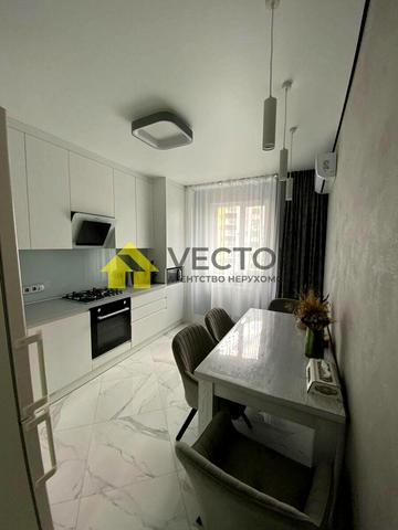 Полтавська вул., 3