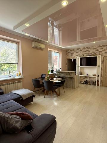 Михайла Грушевського вул.