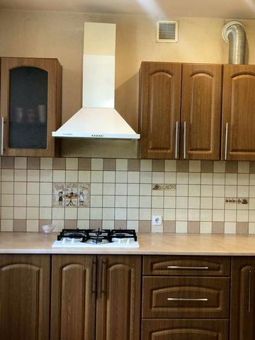 Металургів просп., 33