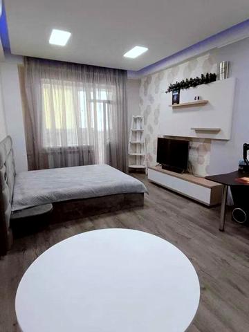 Небесної Сотні просп. (Маршала Жукова), 3А/4