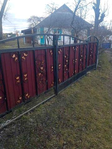 Продам будинок з виходом до річки