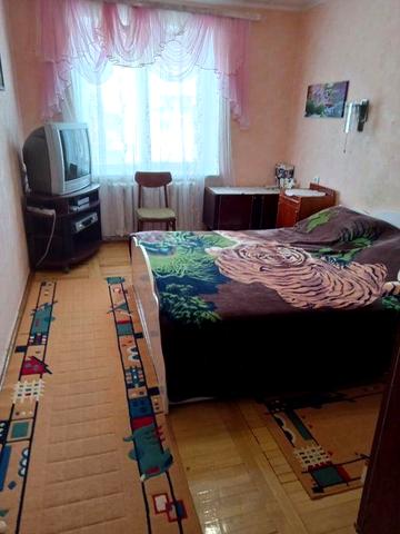 Продається 3 кімнатна квартира  м.Новоселиця,центр міста