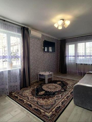 Петра Калнишевського вул., 13