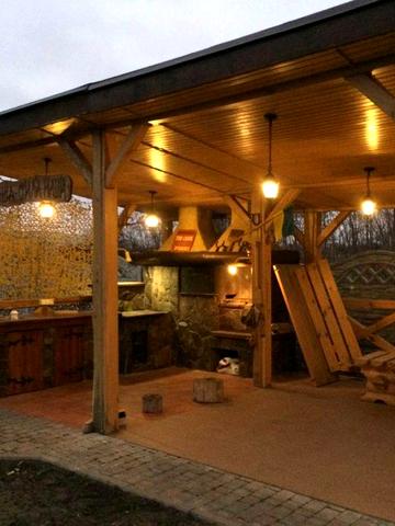 Дачний комплекс  на березі Дніпра, с. Пекарі, Канівський р-н.