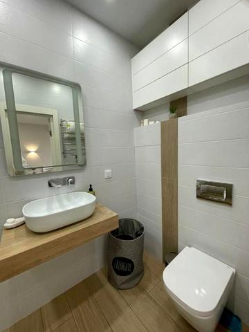 Видовая квартира в белоснежных тонах