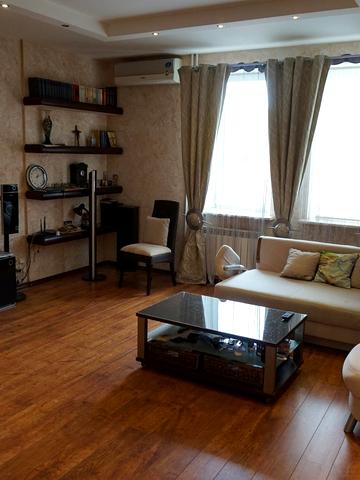 Миколи Амосова вул., 4