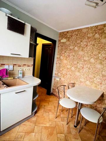 Продається затишна двокімнатна квартира