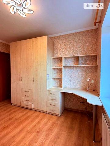 Продаж 3к Квартира Гідропаркова вулиця