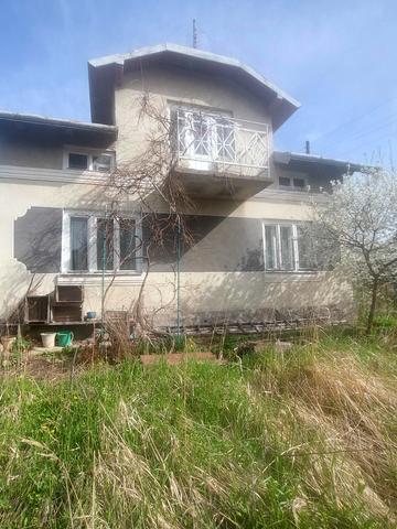 Івана Карпенка-Карого вул., 12