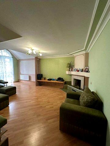 Продається  3 кімнатна квартира в Калуші. Центр.