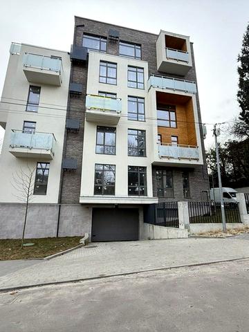 Петра Карманського вул. (), 6