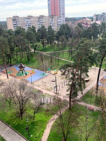 Продам трикімнатну квартиру, лівий берег ДВРЗ.