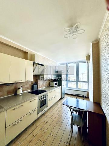 Берестейський просп. (Перемоги), 107