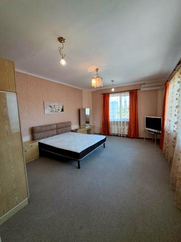 Левка Мацієвича вул. (Леваневського), 77