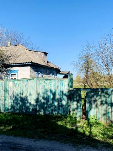 Продаж будинку з землею