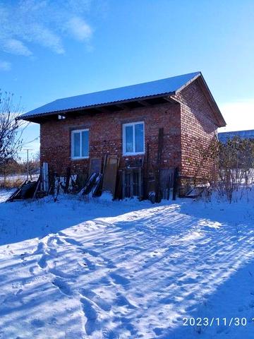 дачний будинок-ділянка= 0.15га. та будинок під магазин або житло.