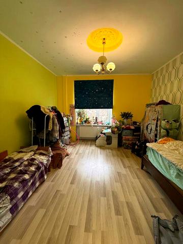 Квартира 3-кімнатна 77 м.кв. р-н Площа