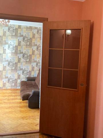 Сдам 3- х комнатную квартиру в хорошем районе с автономным отоплением.