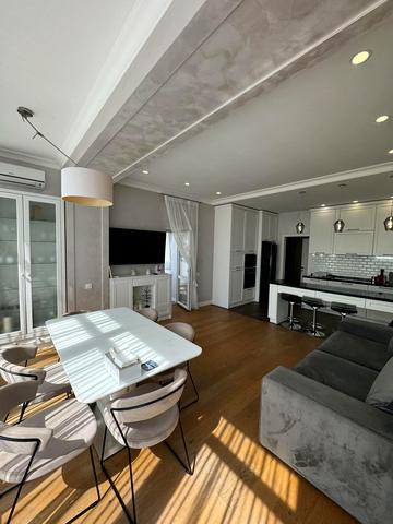 Євгена Чикаленка вул., 56а